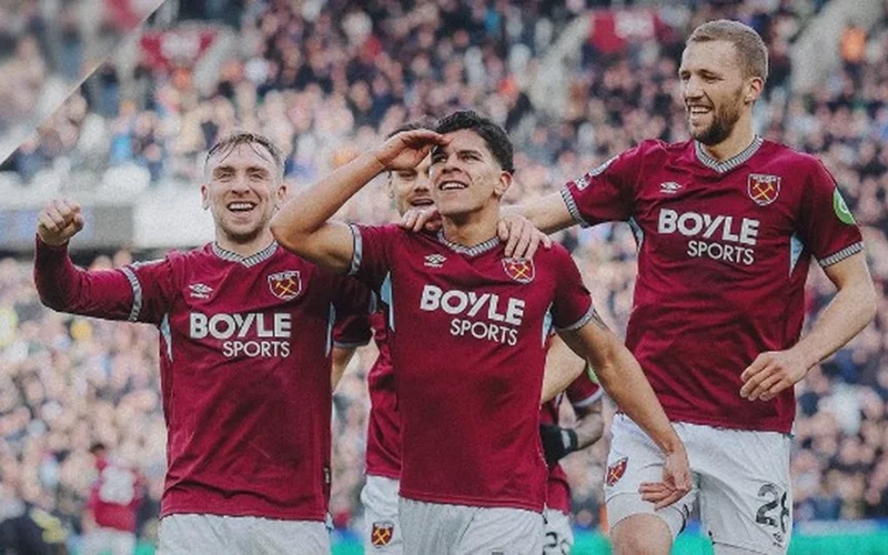 السيلية القطري يضم مهاجم وست هام السابق ميخائيل للصفوف